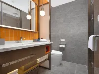 HOME2 SUITS BY HILTON NINGBO HANGZHOU BAY NEW AREA Hotels near Ningbo Fantawild Tourism Resort