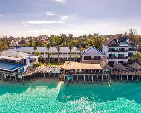 ซีนโอเบียบีชรีสอร์ท โรงแรมในนุงวี