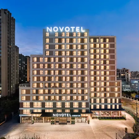 Shanghai Xuhui Binjiang Novotel Apartment Отели рядом с достопримечательностью «Храм и пагода Лонхуа»