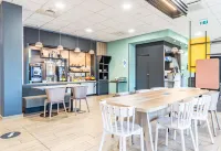 B&B Hotel Poitiers Aéroport - breakfast