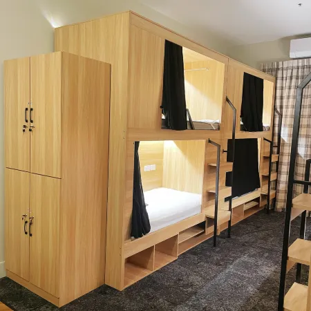 Georgie Accommodation Отели рядом с достопримечательностью «Вектор Арена»