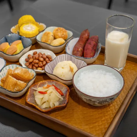 Yinmo Resort Hotel (Huangshan Yixian Hongcun Scenic Area Branch)