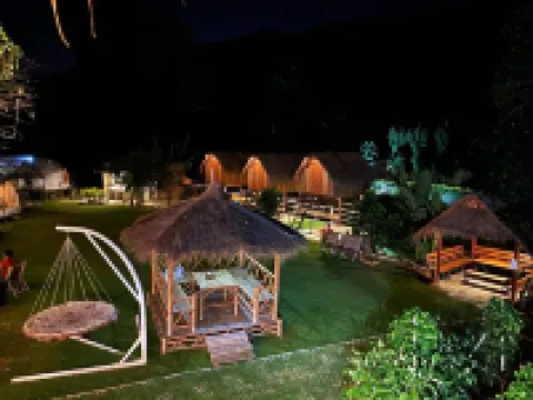 Lion Cafe Resort Hotels in Hang Dong