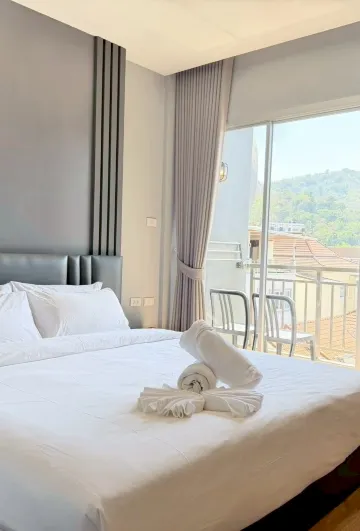 ห้องดีลักซ์ เตียงใหญ่ 1 เตียง