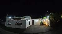 Whole Bali Villa Stylled w/ Pool - 주차장
