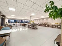Phoenix Hotel Yaju (Pingdingshan Heping Road Pedestrian Street Store) Hotels in Pingdingshan