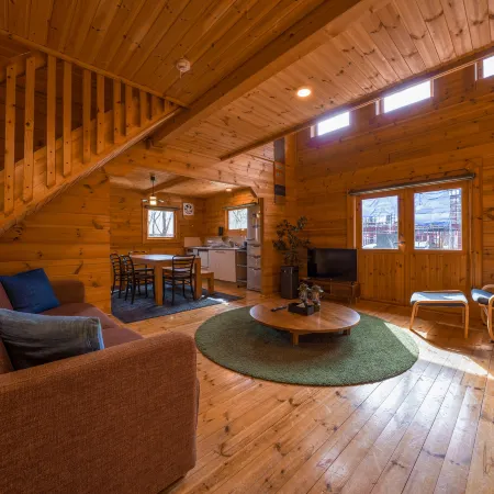 COCO VILLA HAKUBA 01 — Sleeps 9, ideal ski base, with 3D printer sauna & BBQ
