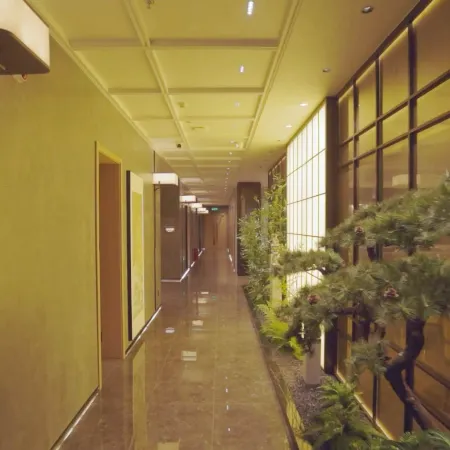 Junbo Hotel（Anyang Linzhou Hongqi Canal Avenue Municipal Government Branch）