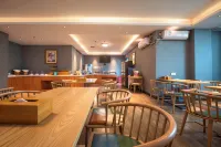 嘉創電競民宿(惠州博羅華僑中學天虹商場店)