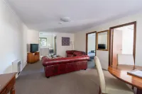 Grosvenor Court Apartments