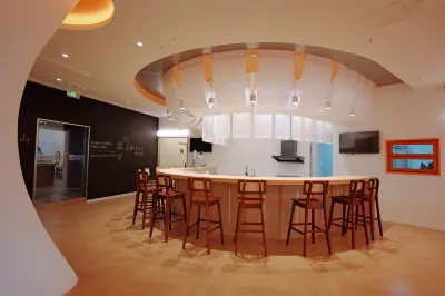 Chengdu Yummy Hill Hostel Hotels in 