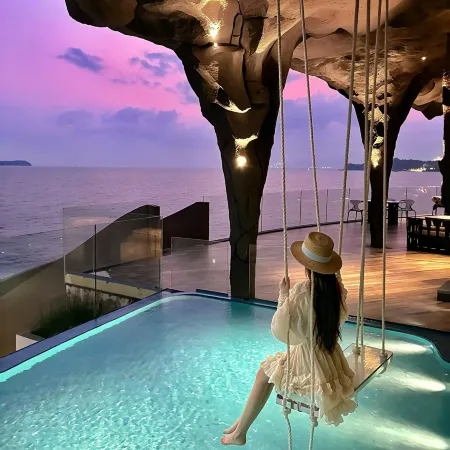 June Sea Hotel