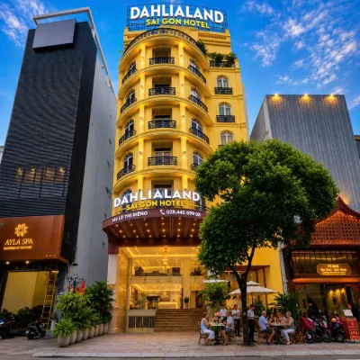 DAHLIALAND SAIGON HOTEL & SWIMMING POOL Hoteles cerca de Museo de los Restos de la Guerra