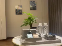 多彩輕居飯店（貴陽龍洞堡機場砂之船奧特萊斯店） 貴陽龍洞堡機場附近的飯店