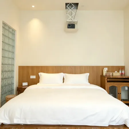 Moonlit Crabapple Homestay