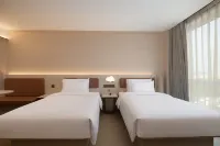 HanTing Hotel (Haiyang Taihua City Plaza) - parking