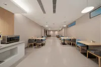 Home Inn Neo - Kuitun Yimaxiang Tourism & Cultural Block - parkir