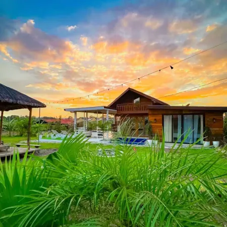 Sundown Farm Stay | Mahogany Villa with Pool