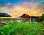 Sundown Farm Stay | Mahogany Villa with Pool - Villas