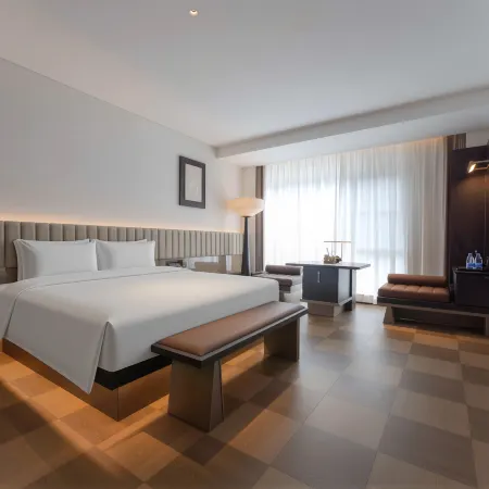 Taihe Hotel (Donghai Crystal City)