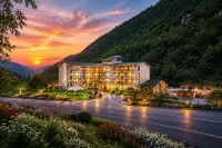 Xiaoyue Qinglan Garden Private Hot Spring Hotel (Lixiao Road Branch, Bipenggou Scenic Area) - Pool