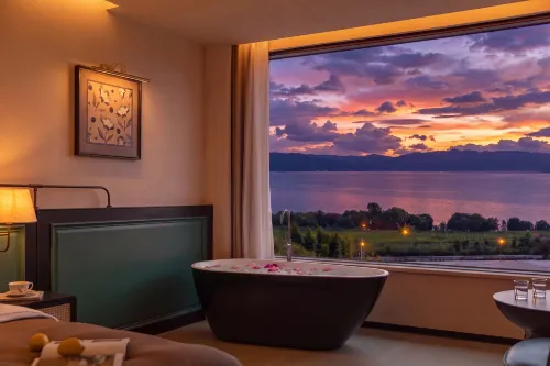 Senyu · Huguali | French-Style Lakeside Resort Retreat (Fuxian Lake Guanglong Town) - 4-نجوم