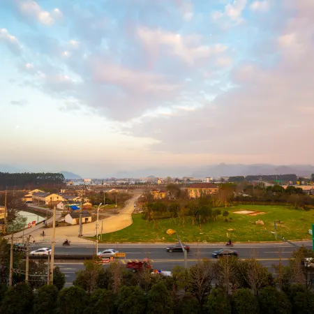 TUKE LIGHT HOTEL (Pingyang Xiaojiang Dijia)