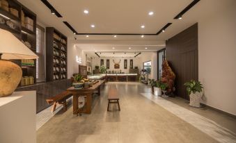 Talent Light Luxury Homestay (Dali Erhai Caicun Wharf Branch)