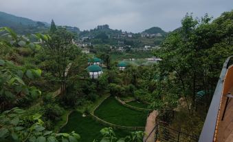 Zhenpuying Homestay (Furong Town Waterfall Branch)