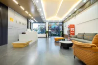 Home Inn Huayi (Luohe Wuyang Nanjing Road)
