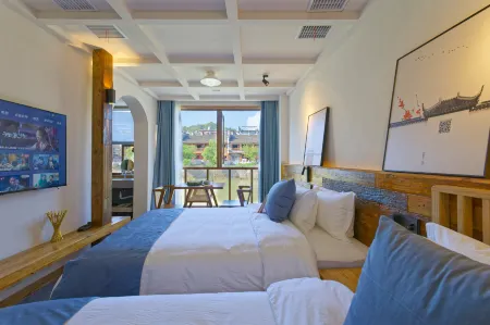 Phoenix Ancient City Mountain Ye River View Homestay