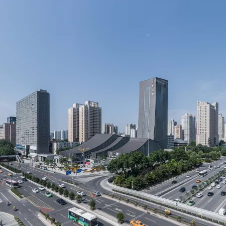 Jue Vu Hotel Отели рядом с достопримечательностью «Станция метро Xiaozhai»
