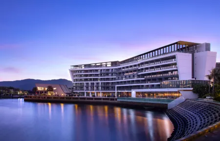 Summer Surfing Resort