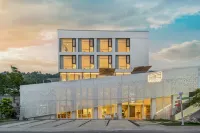 Anji Baobaoli Designer Country Viewing Pool Coffee Family Vacation Beauty Hotels near Anji Tianmu Mountain Drifting