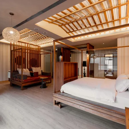 Tian Xia Ju Motel Отели рядом с достопримечательностью «Счастливая станция»