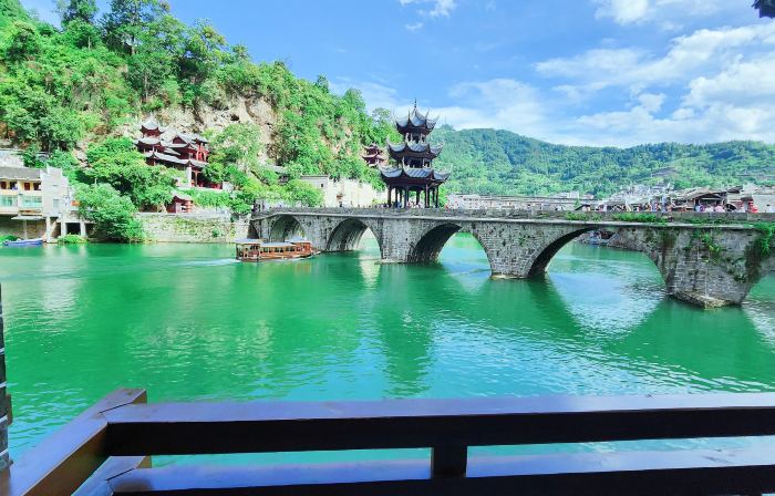 Zhenyuan Dream pavilion Inn