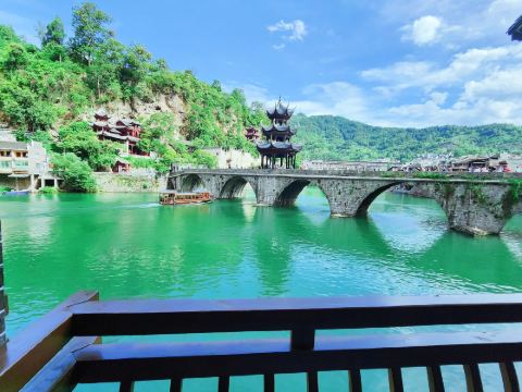Zhenyuan Dream pavilion Inn