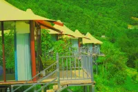 Cloudy SKY Resort Hotel