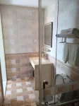 Dalian Yijia Theme Hotel