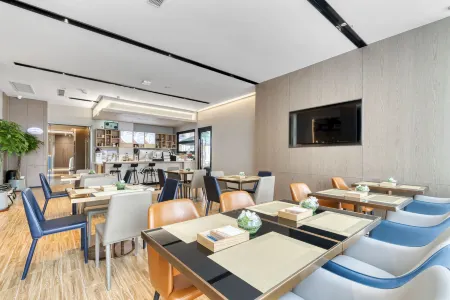 Home Inn Cloud (Yifeng Times Plaza, Xiangyu Avenue, Huainan)