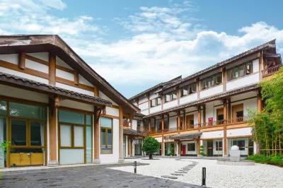 Shiguangyizhan Hotel (Heilongtan Changdao International Tourism Resort Center) Hotels near Chaisang River Wetland Park