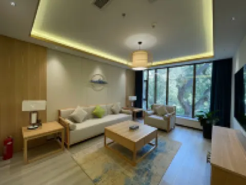 Urumqi Yizhongyuan Hotel (Hongshan People's Park Branch)