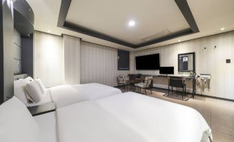 5. 칼튼 호텔..