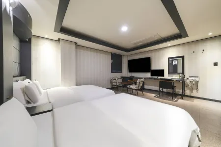 Carlton Hotel Отели рядом с достопримечательностью «Университет Иньхы»