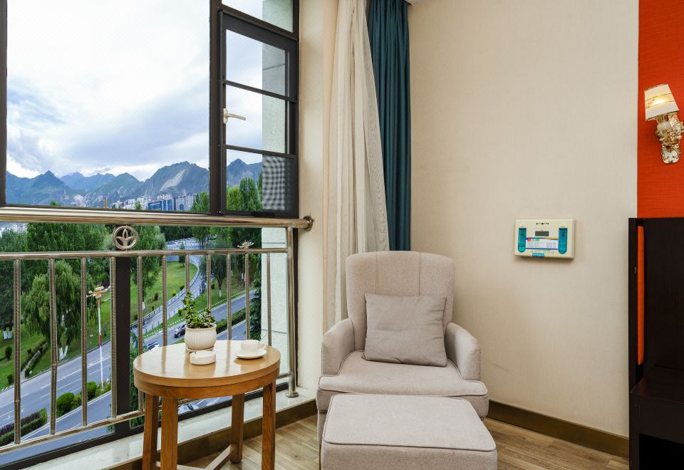 Lhasa Busan Saint Reis Hotel Potala PalaceHotel Overview