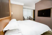 Sanjinshui International Hotel Hotels near YiShui KeJiGuan