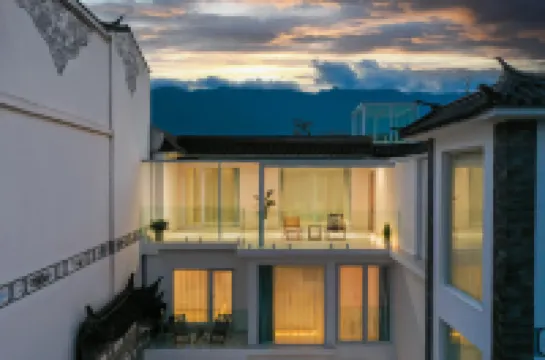 Dali Huali Designer Seaview Homestay(Caicun Wharf Erhai Store)