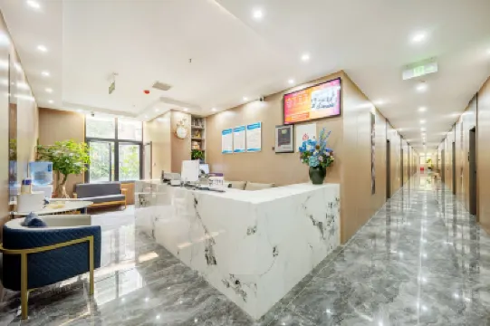 Yichen Hotel (Ande High-Speed Railway Station Railway Vocational College) Hotels in der Nähe von Xihua University Ande Campus