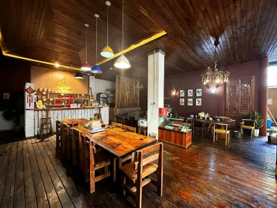 Jinghong Chunman International Youth Hostel (Manting Park Branch)
