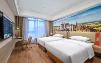Vienna 3 Best Hotel (Zhoushan Dinghai Kaihong Plaza) Отели рядом с достопримечательностью «Чжэцзянский океанский университет (Кампания Динхай)»